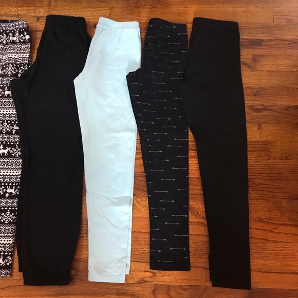 Girls Bottoms Leggings Pants Bundle 
10 Large
Black Arrows Snowflake Moose Santa - Picture 2 of 12